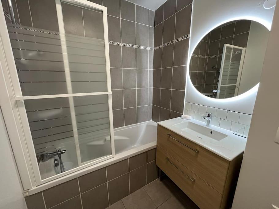 Appartement Dahlia, Appt Cosy Avec Parking Et Balcon à Caen Extérieur photo